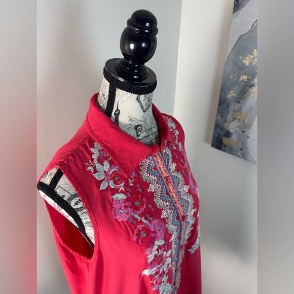 ANDREE BY UNIT Coral Floral Embroidered Button down Blouse - Picture 6 of 9